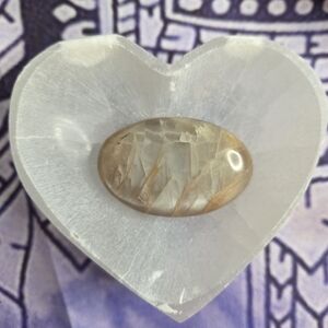 Flashy Peach Moonstone Palm Stone